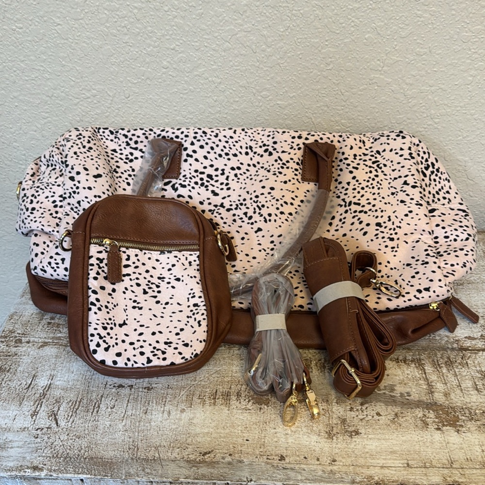 Stylish Black and Cream Cheetah Set